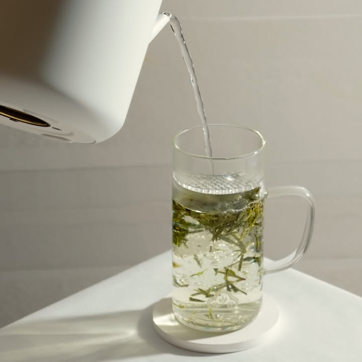 【您有試過用玻璃杯喝龍井茶嗎？】