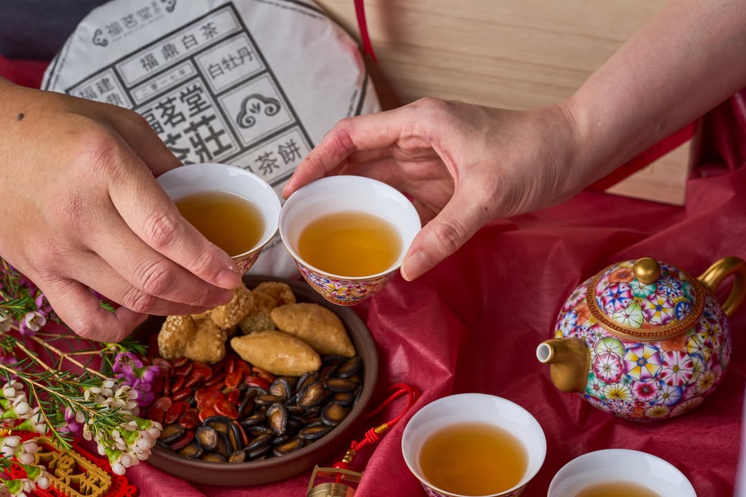 金彩琺瑯賀新春，佳茗雅韻蘊團圓